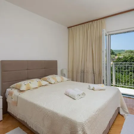 Rosea Apartman *